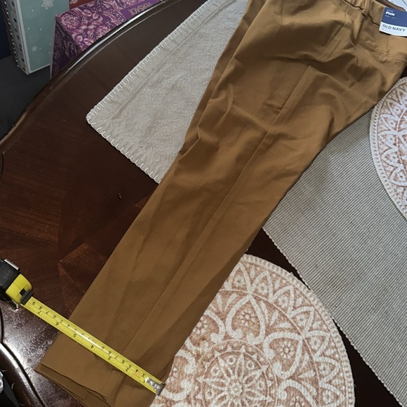 Ladies old navy pants - Picture 9 of 9